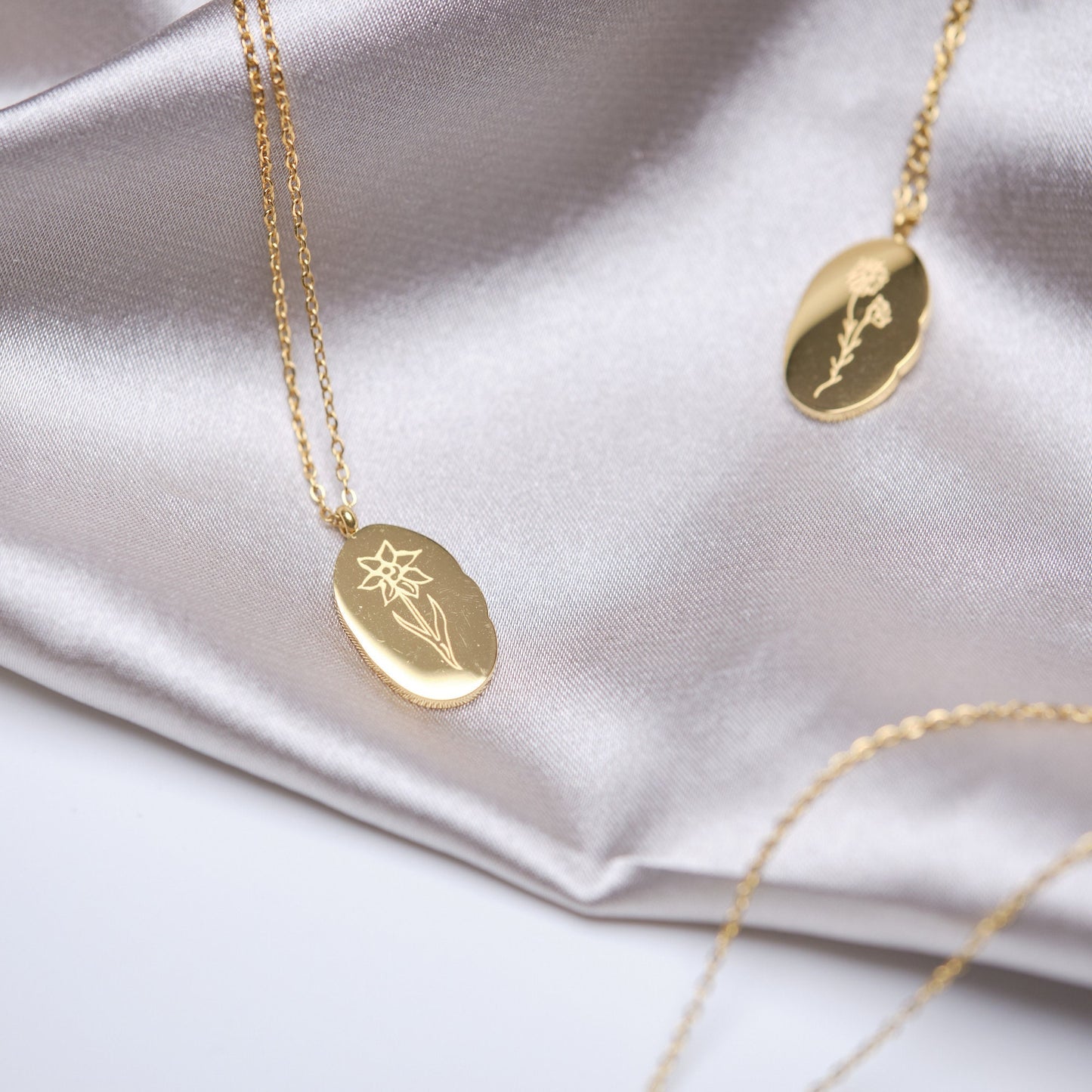 Personalized Birth Flower Necklace, Mother's Day Gift Gold Birth Month Flower necklace gift, birthday gift necklace birthflower gift pendant