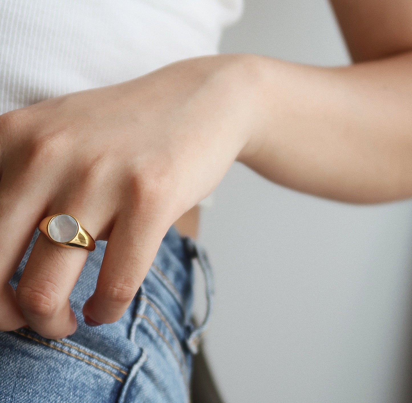 Vintage Gold Ring Stainless Steel inspired Oval Natural White Mother of Shell Signet Rings Gift for Her, WATERPROOF Non Tarnish Ring