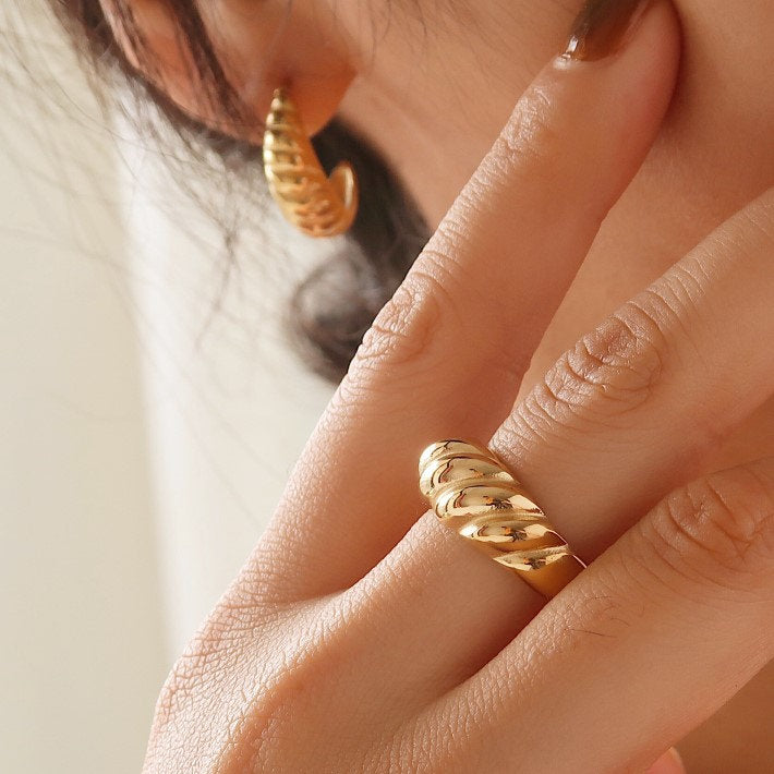 18K Gold Twisted Dome Ring Croissant Ring Chunky Ring Gold Braid Rope Ring Classic Dome Ring for Women Croissant Dome Twist Rope WATERPROOF