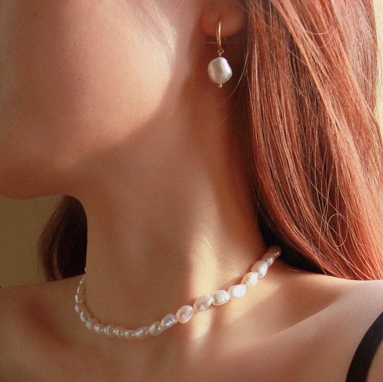 18K Gold Hoop Earring, Pearl Hoop Earring, Baroque Pearl Earring, Bridesmaids Gift, Geometric Earring, Minimalist Earring, Pearl Jewelry