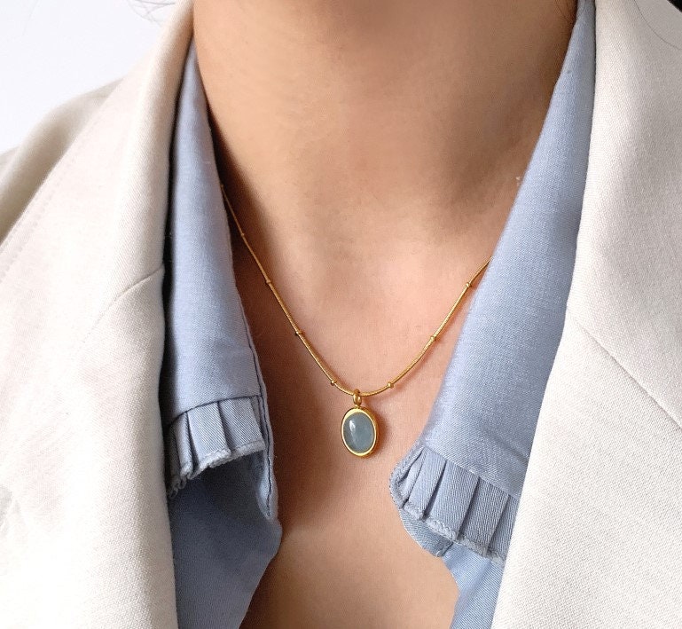 Gold Aquamarine Necklace, Crystal Necklace, March Birthstone, Oval Stone Necklace, Natural Aquamarine Pendant, Blue Agate, Vintage necklace