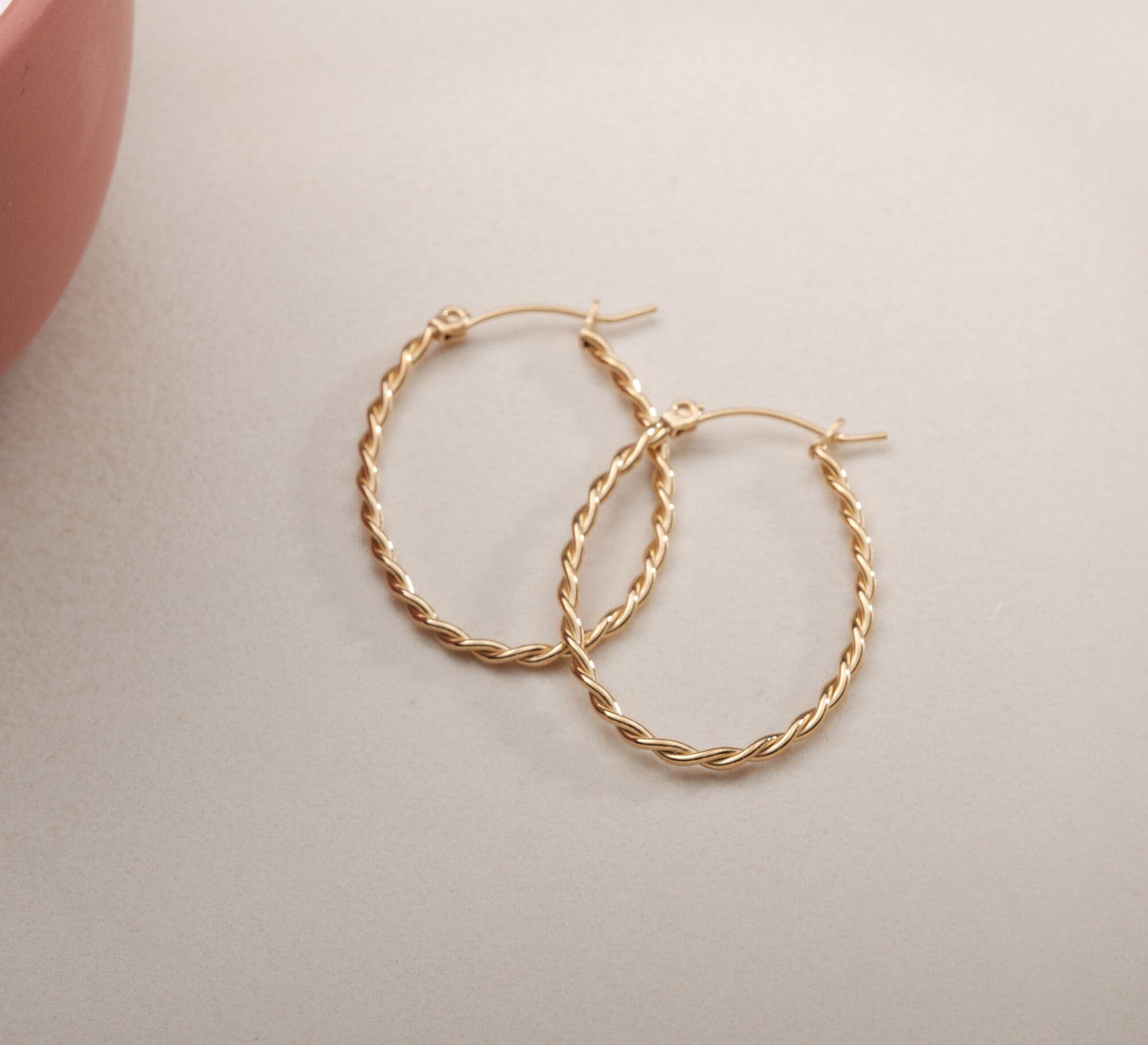Gold Circle Twisted Hoop, 18k Gold Fill Hoop, Twisted Hoop, Gold Hoop Earrings, Dainty Minimalist Hoops, Gift For Her, Twisted Rope