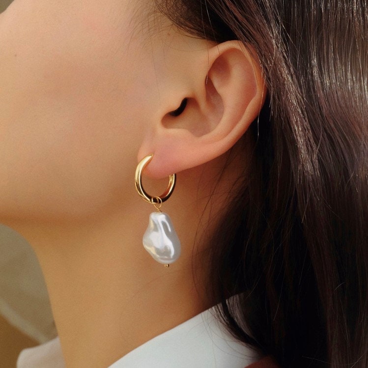 Pearl Hoop Earring Bridal Jewelry Gold Hoop Earrings Baroque Pearl Earrings Gold Hoops Minimalist Jewelry Bridesmaids Gift Set WATERPROOF