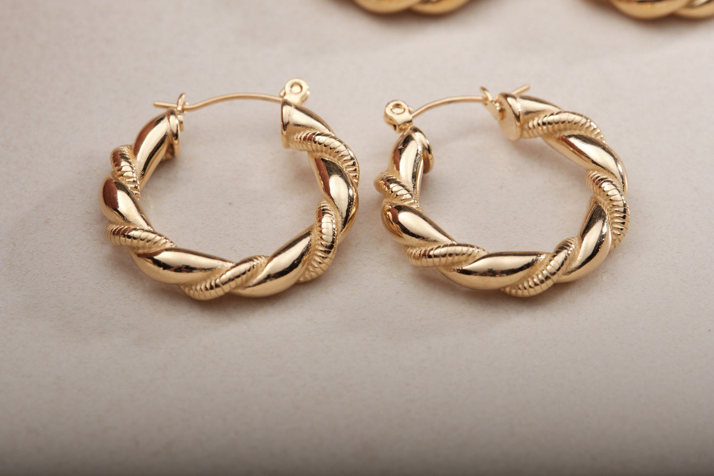 Gold Twisted Hoop, 18k Gold Twist Hoop, Twisted Earring, Gold Hoops, Gold Earrings, Gold Chunky Hoops, Gold Twisted Rope 25mm Diameter