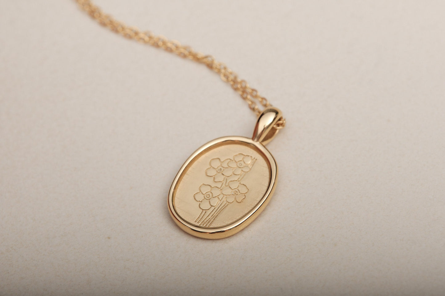 Wildflower Necklace 18k Gold Wildflower Bouquet Necklace Thoughtful Gift Meaningful Disc Necklace Flower Disc Necklace Birth Flower