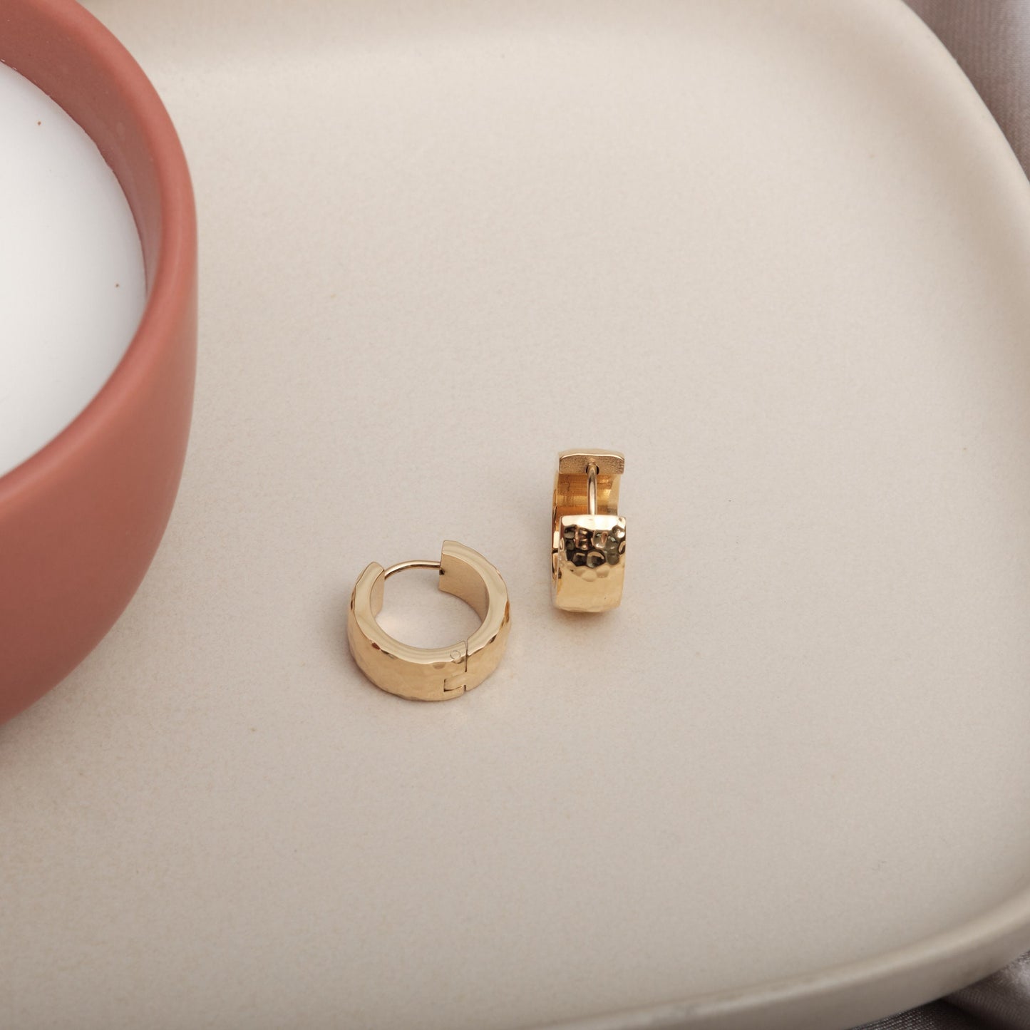 18K Gold Hammered Chunky Hoop Earrings, Gold Hammered Huggies, Gold Chunky Hammered Hoops Chunky Earring Chunky Hoops, Gold Huggies