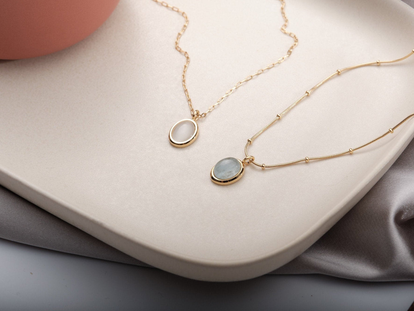 Gold Aquamarine Necklace, Crystal Necklace, March Birthstone, Oval Stone Necklace, Natural Aquamarine Pendant, Blue Agate, Vintage necklace