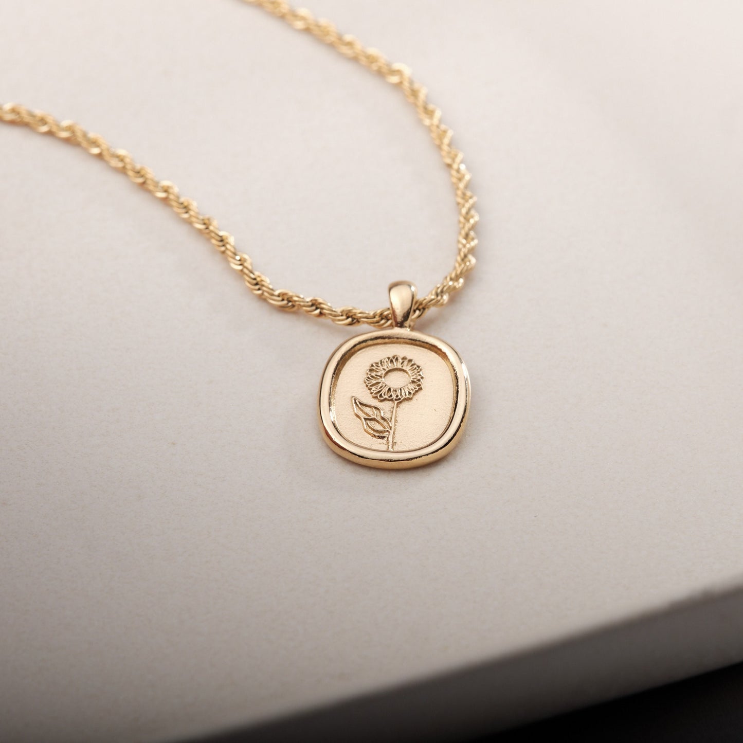 Gold Sunflower Oval Necklace, 18k Gold Plated Sunflower Jewelry, Flower Jewellery, rope chain necklace, Nature Inspired Floral Tag Necklace