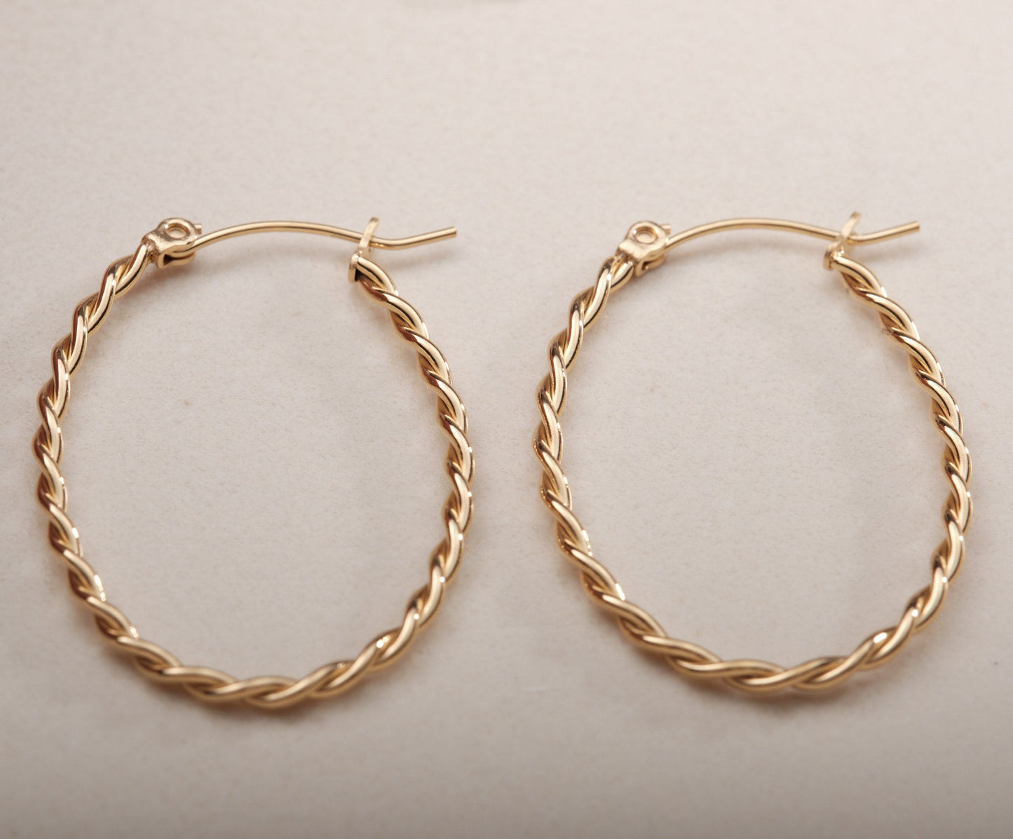 Gold Circle Twisted Hoop, 18k Gold Fill Hoop, Twisted Hoop, Gold Hoop Earrings, Dainty Minimalist Hoops, Gift For Her, Twisted Rope