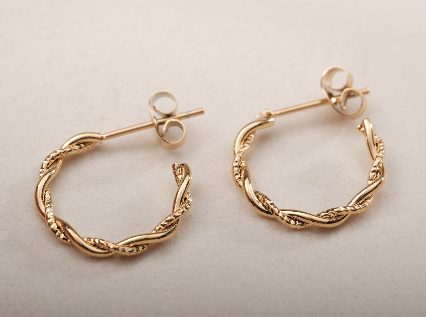 Gold Circle Twisted Hoop, 18k Gold Fill Hoop, Twisted Hoop, Gold Hoop Earrings, Dainty Minimalist Hoops, Gift For Her, Twisted Rope