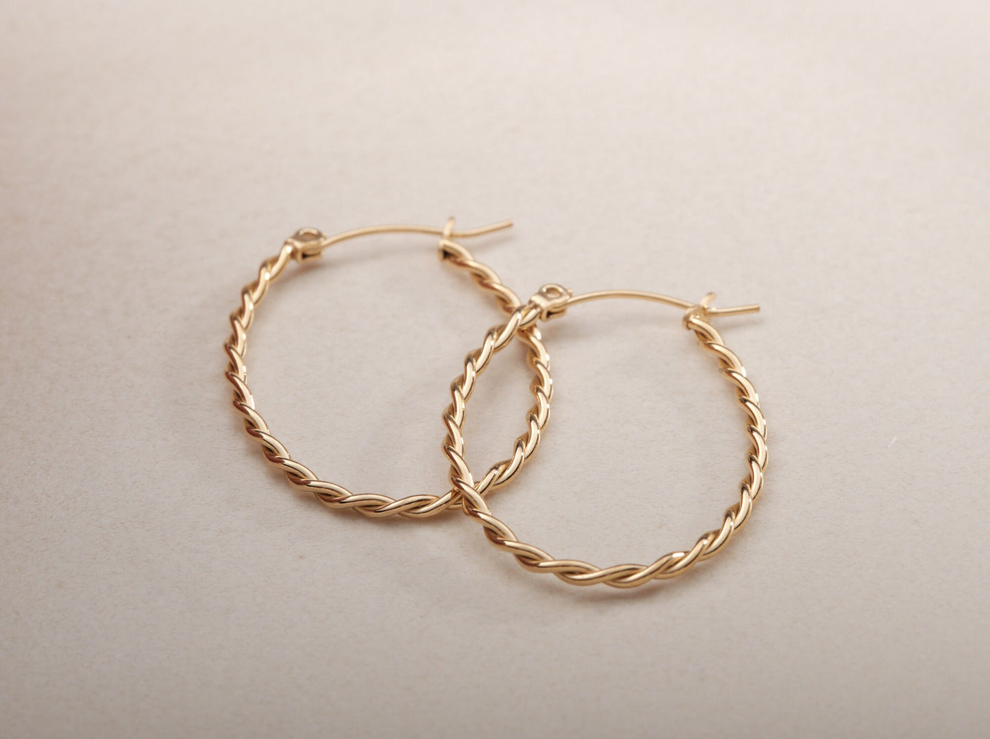 Gold Circle Twisted Hoop, 18k Gold Fill Hoop, Twisted Hoop, Gold Hoop Earrings, Dainty Minimalist Hoops, Gift For Her, Twisted Rope