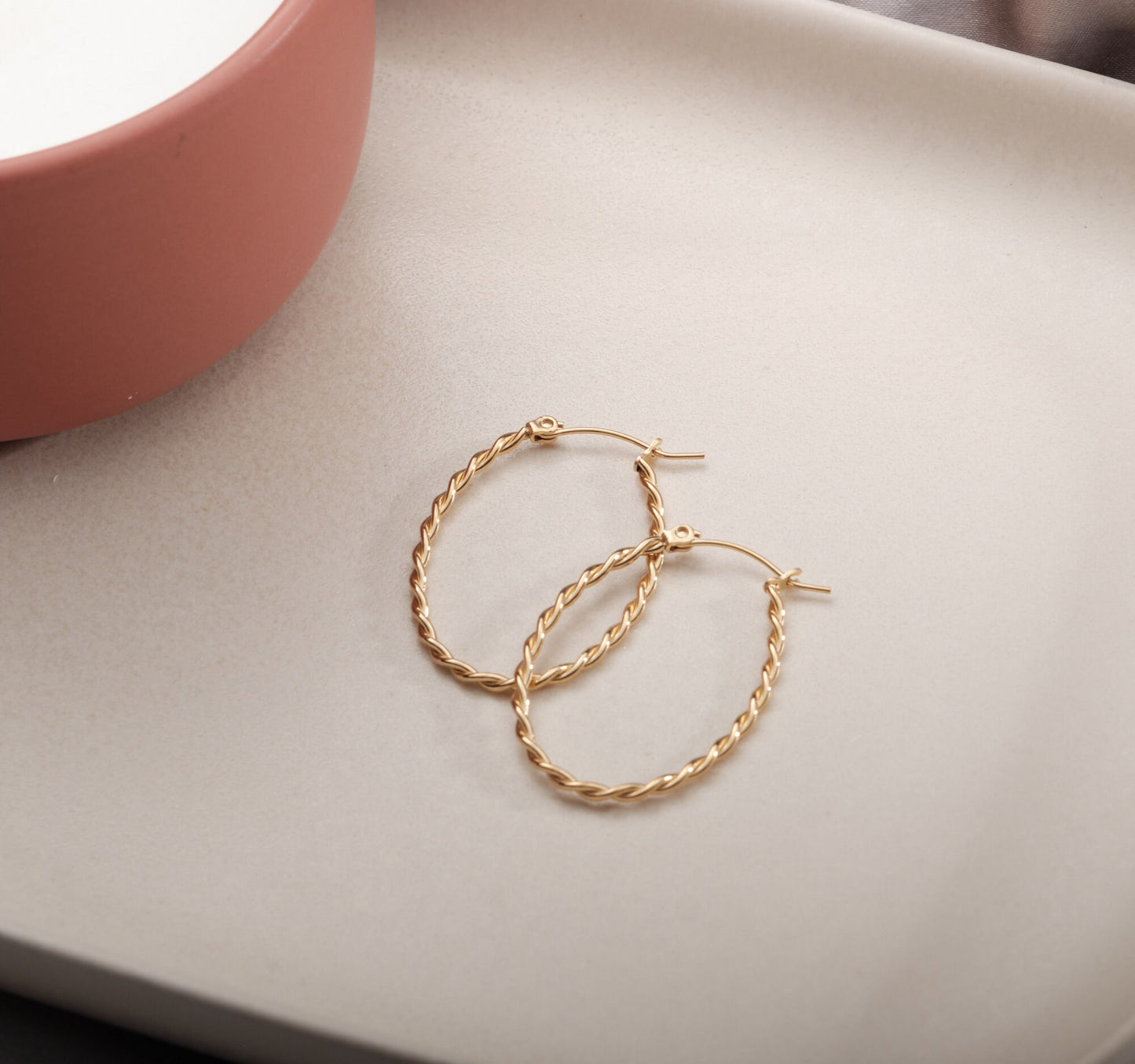 Gold Circle Twisted Hoop, 18k Gold Fill Hoop, Twisted Hoop, Gold Hoop Earrings, Dainty Minimalist Hoops, Gift For Her, Twisted Rope