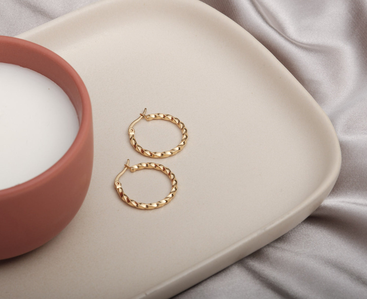 18K Gold Twisted Hoop, 18k Gold Plated Hoops, Gold Twisted Hoop, Gold Hoop Earrings, Dainty Minimalist Hoops, Gold Hoops Twisted Earrings