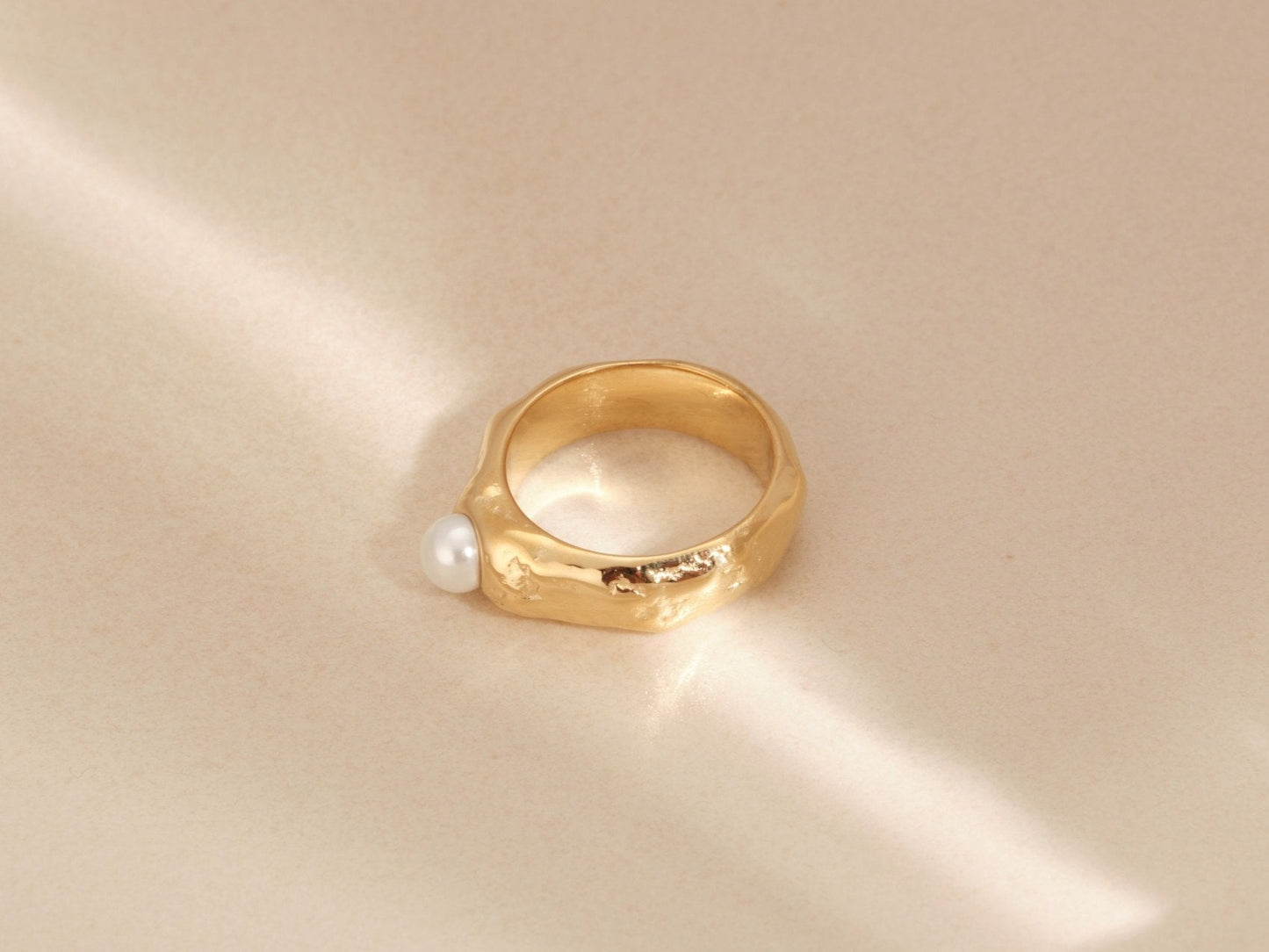 Gold Chunky Ring, Crater Dent Ring, Gold Hammered Ring, Gold Pearl Ring, Statement Ring, Thick Ring, WATEPROOF Ring, Stylist Ring, Gift Ring