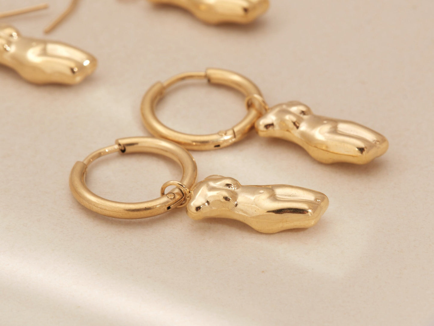 18k Gold pvd Female Bust Earrings God Body Earrings Minimalist Naked Body Hoops Nude Woman Figure Huggies Body Sculpture Gold Earrings
