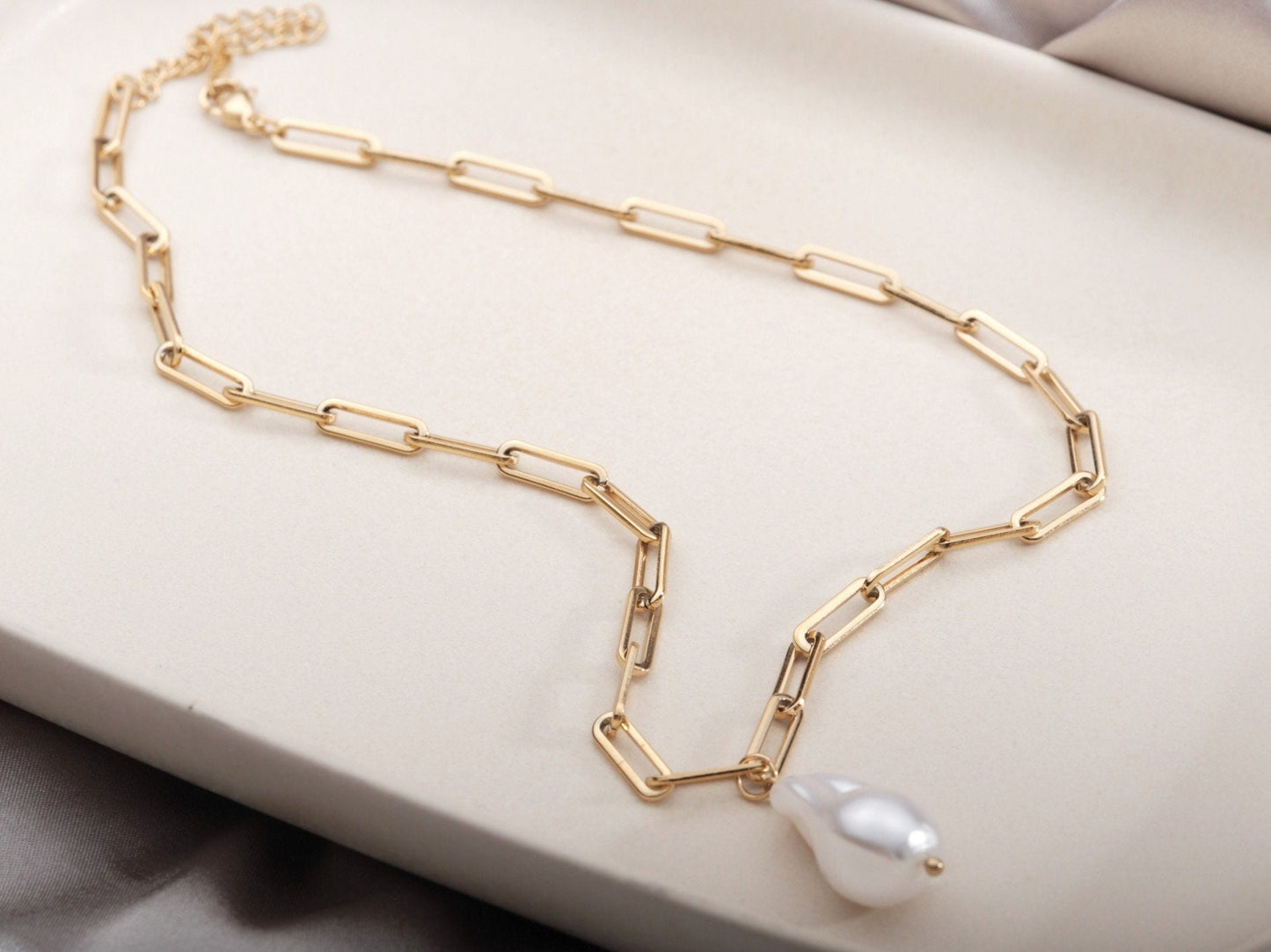 Rectangle link chain baroque pearl necklace, gold paperclip chain French Style statement pearl necklace stack Gold Baroque Pearl Necklace
