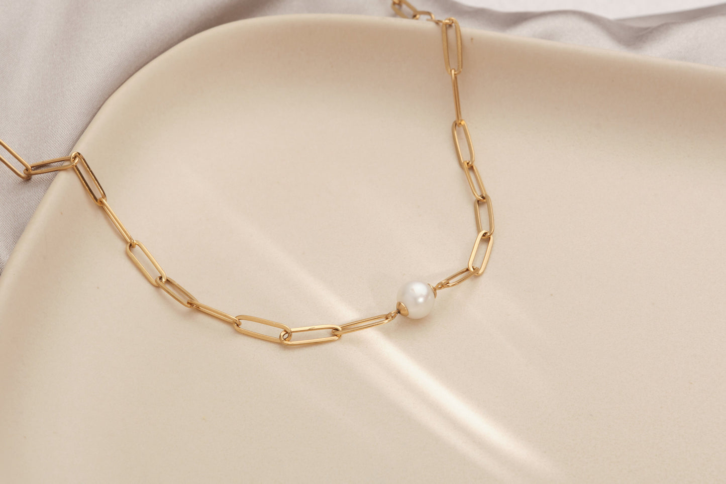 Freshwater Pearl Choker, 18K Gold Choker, Layered Necklace, Floating Pearl Necklace, Single Pearl Choker, waterproof, tarnish free