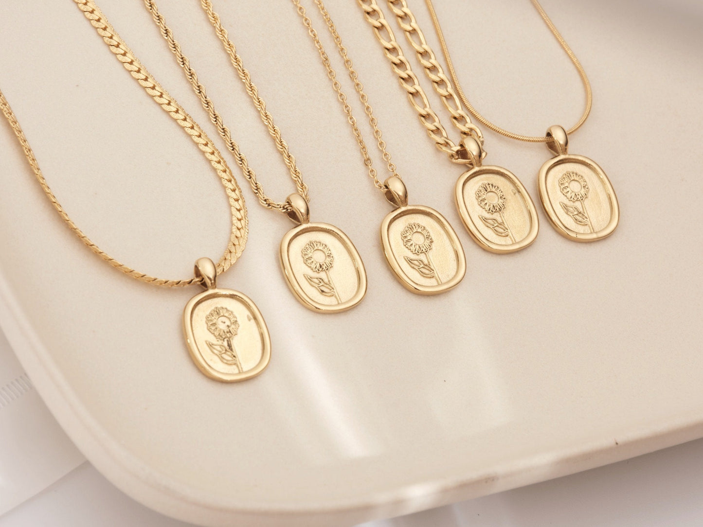 Gold Sunflower Oval Necklace, 18k Gold Plated Sunflower Jewelry, Flower Jewellery, rope chain necklace, Nature Inspired Floral Tag Necklace