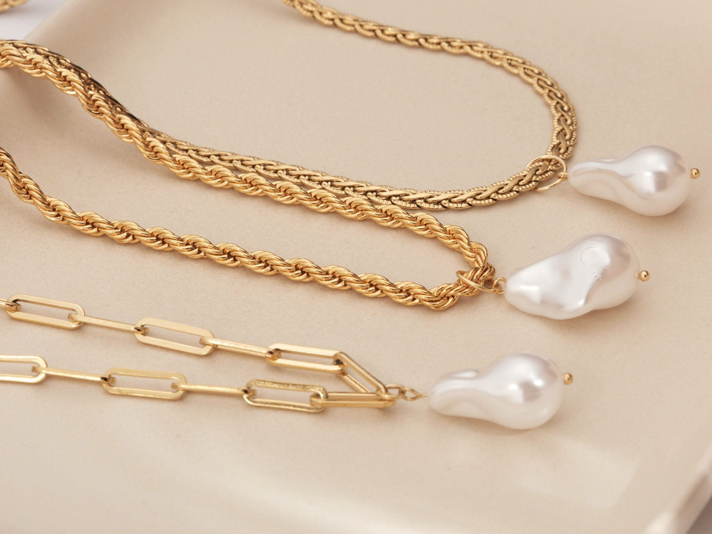Rectangle link chain baroque pearl necklace, gold paperclip chain French Style statement pearl necklace stack Gold Baroque Pearl Necklace