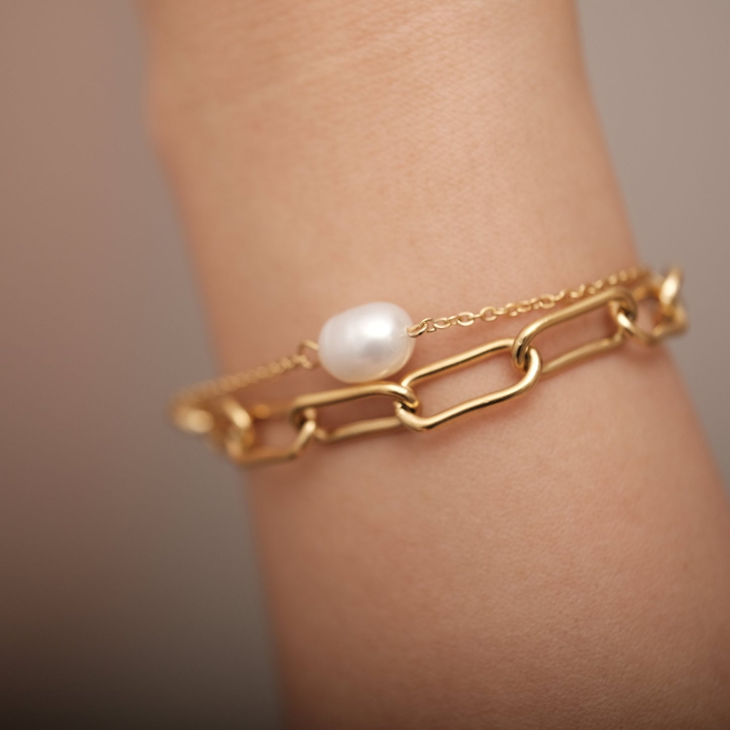 18k gold paperclip chain bracelet with freshwater pearl charm, Double Chain Bracelet, Freshwater pearl Bracelet, Layering Bracelet