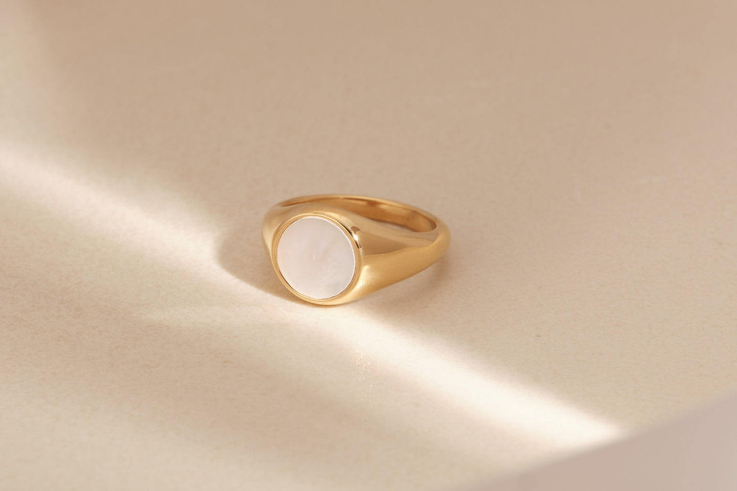 Vintage Gold Ring Stainless Steel inspired Oval Natural White Mother of Shell Signet Rings Gift for Her, WATERPROOF Non Tarnish Ring