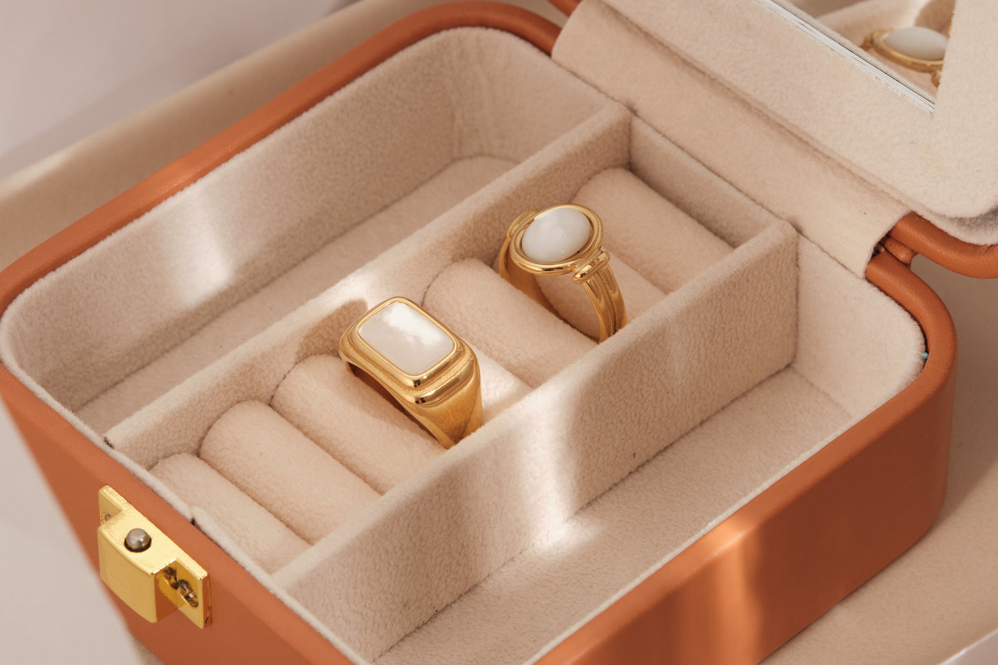 18K Gold Mother of Pearl Ring, Statement Ring, White Shell Ring, Stacking Rings, Gold Vintage Ring, Chunky Gold Ring, Square Mother of Pearl