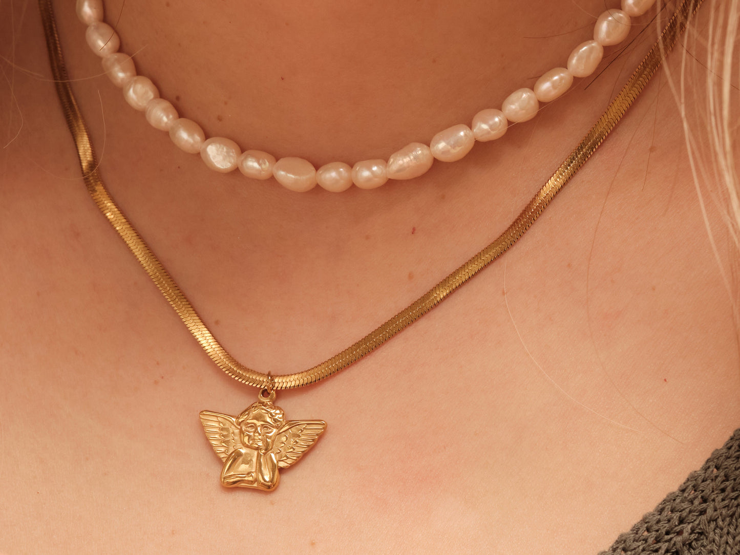 Freshwater pearl strand, Gold Hammered Moon Necklace - Natural Pearl Chain Necklace, Gold moon charm, Freshwater pearl necklace, real pearl