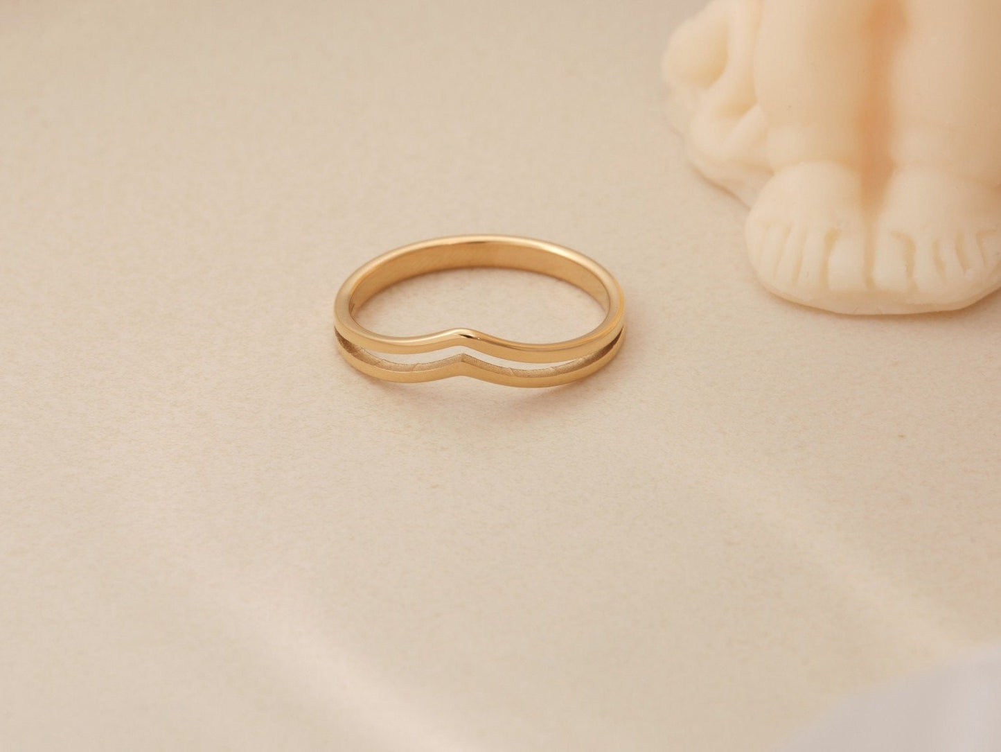 V minimalist ring, V gold ring, Dainty ring, Stackable ring, Gold Stacking Ring, Gold Ring, Pinky Ring, Thin Ring, Waterproof Ring, chic