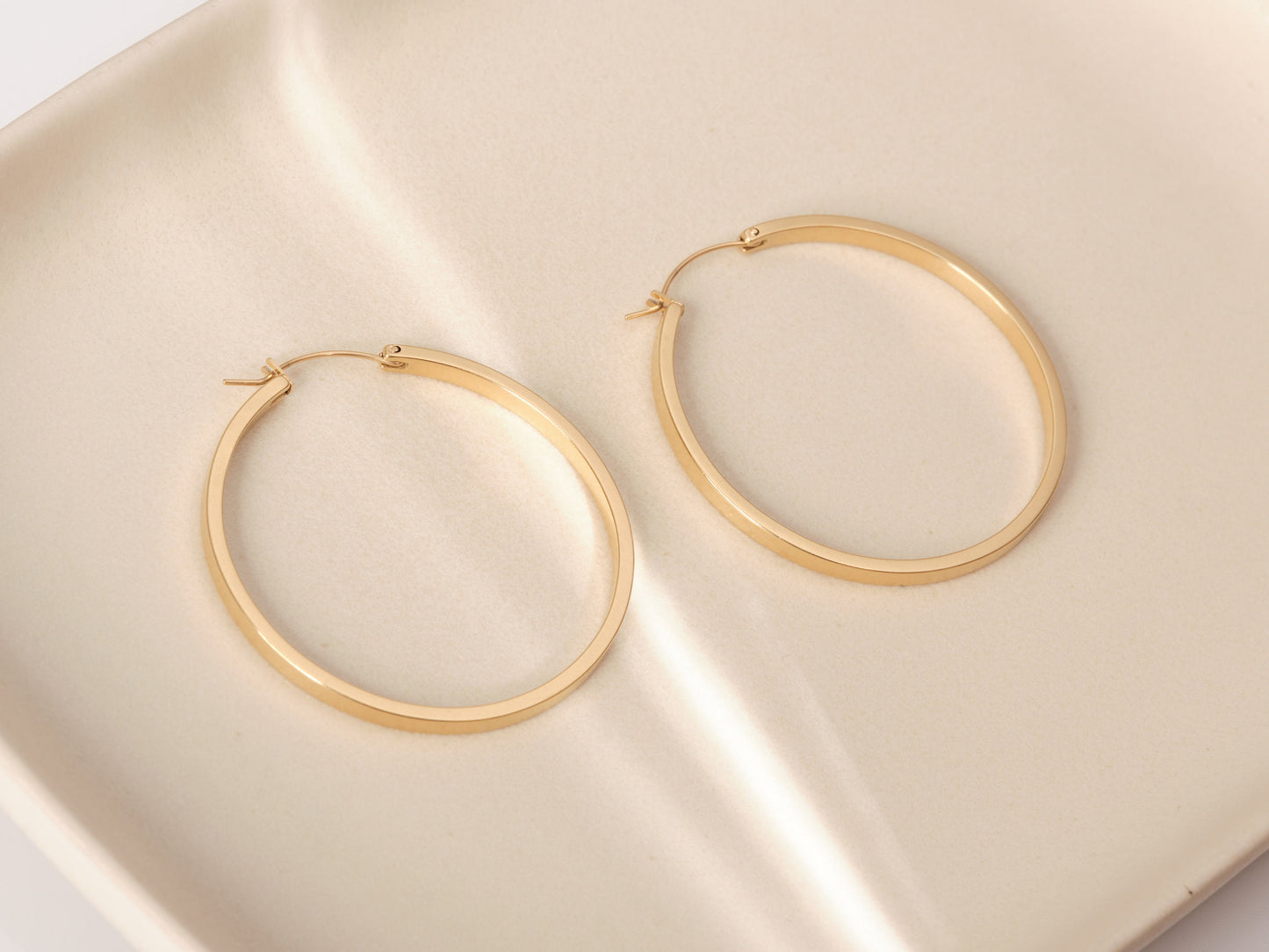 Gold Hoop Earrings, Gold Chunky Hoops, Thick Hoops, Lightweight Hoop Earrings, Classic Hoops, Gold Hoops, Plain Hoops, Simple Hoops