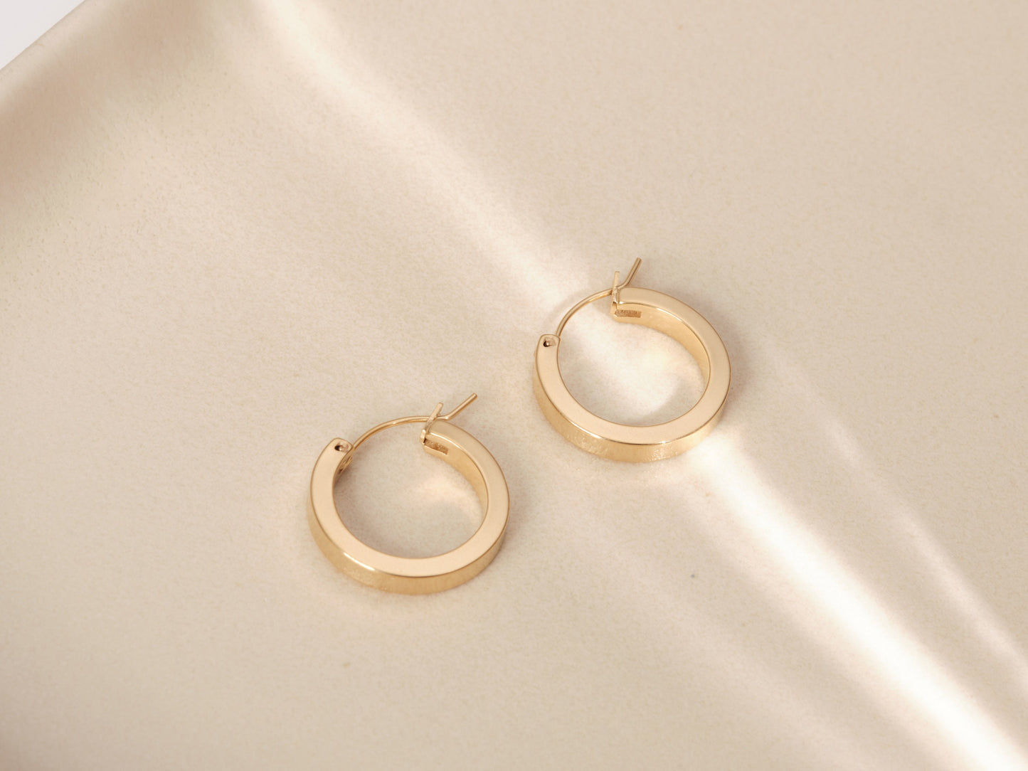Gold Hoop Earrings, Gold Chunky Hoops, Thick Hoops, Lightweight Hoop Earrings, Classic Hoops, Gold Hoops, Plain Hoops, Simple Hoops