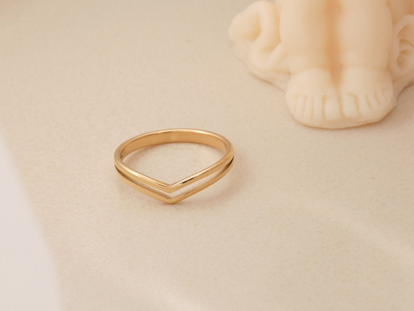 V minimalist ring, V gold ring, Dainty ring, Stackable ring, Gold Stacking Ring, Gold Ring, Pinky Ring, Thin Ring, Waterproof Ring, chic