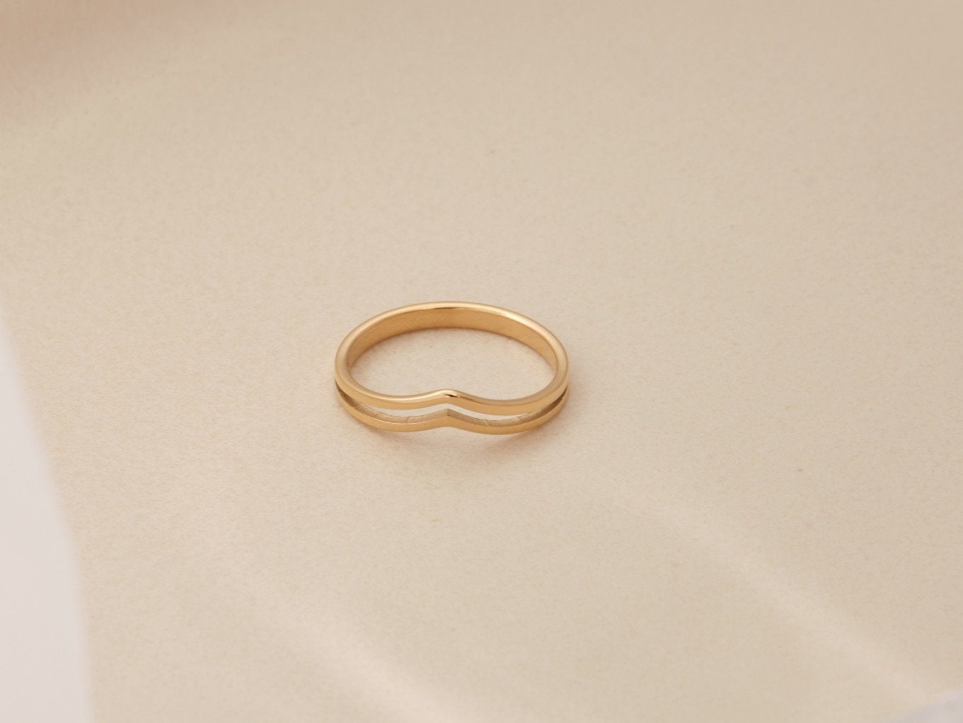 V minimalist ring, V gold ring, Dainty ring, Stackable ring, Gold Stacking Ring, Gold Ring, Pinky Ring, Thin Ring, Waterproof Ring, chic