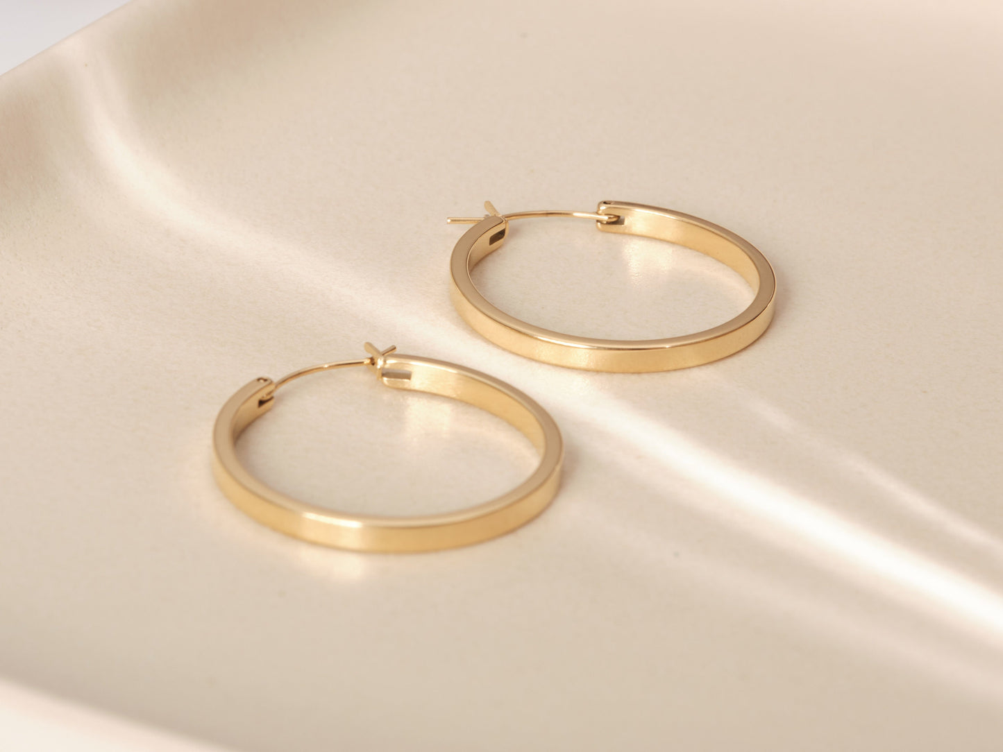 Gold Hoop Earrings, Gold Chunky Hoops, Thick Hoops, Lightweight Hoop Earrings, Classic Hoops, Gold Hoops, Plain Hoops, Simple Hoops