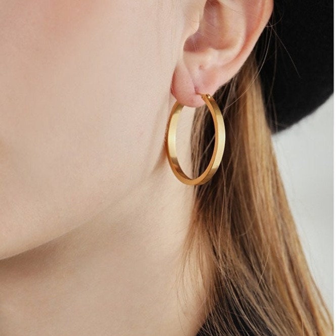 Gold Hoop Earrings, Gold Chunky Hoops, Thick Hoops, Lightweight Hoop Earrings, Classic Hoops, Gold Hoops, Plain Hoops, Simple Hoops