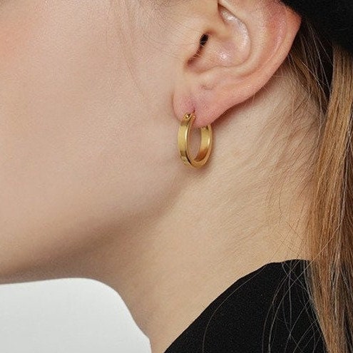 Gold Hoop Earrings, Gold Chunky Hoops, Thick Hoops, Lightweight Hoop Earrings, Classic Hoops, Gold Hoops, Plain Hoops, Simple Hoops