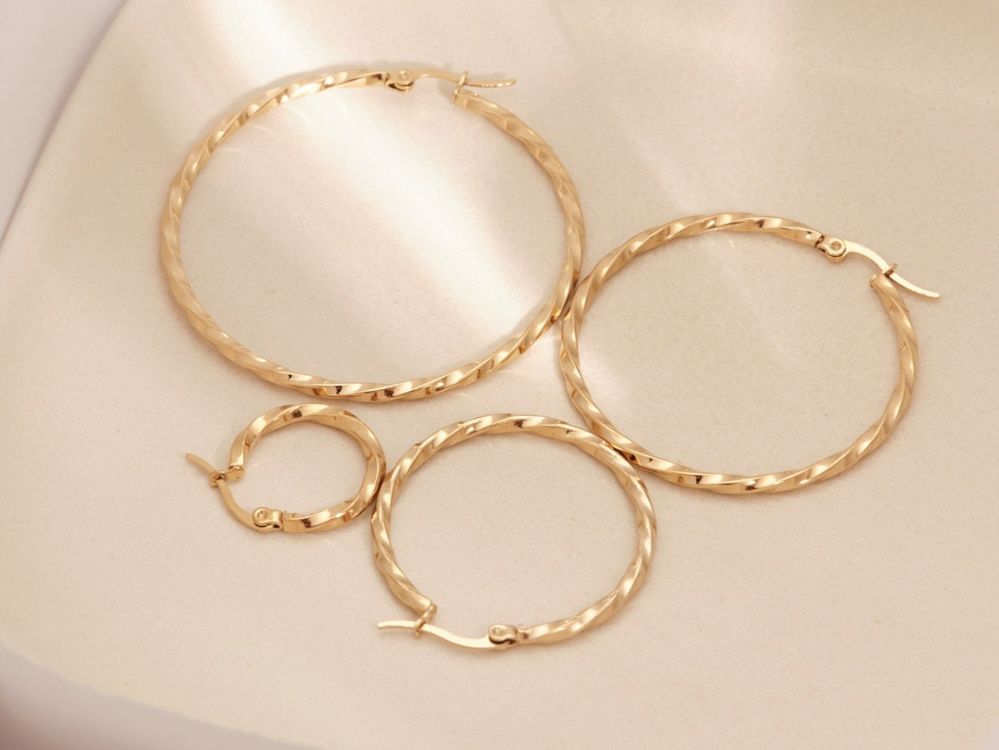 18K Gold Twisted Hoop, 18k Gold Plated Hoops, Gold Twisted Hoop, Gold Hoop Earrings, Dainty Minimalist Hoops, Gold Hoops Twisted Earrings