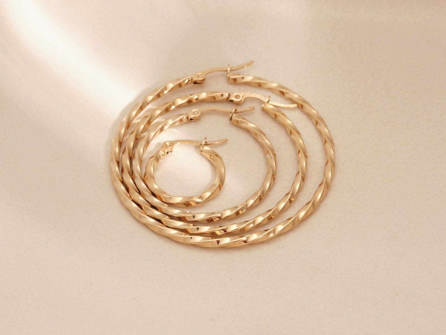 18K Gold Twisted Hoop, 18k Gold Plated Hoops, Gold Twisted Hoop, Gold Hoop Earrings, Dainty Minimalist Hoops, Gold Hoops Twisted Earrings