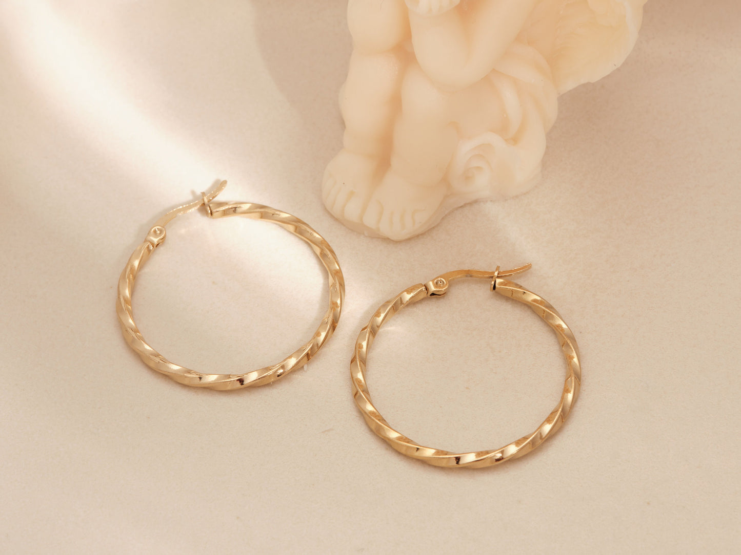 18K Gold Twisted Hoop, 18k Gold Plated Hoops, Gold Twisted Hoop, Gold Hoop Earrings, Dainty Minimalist Hoops, Gold Hoops Twisted Earrings