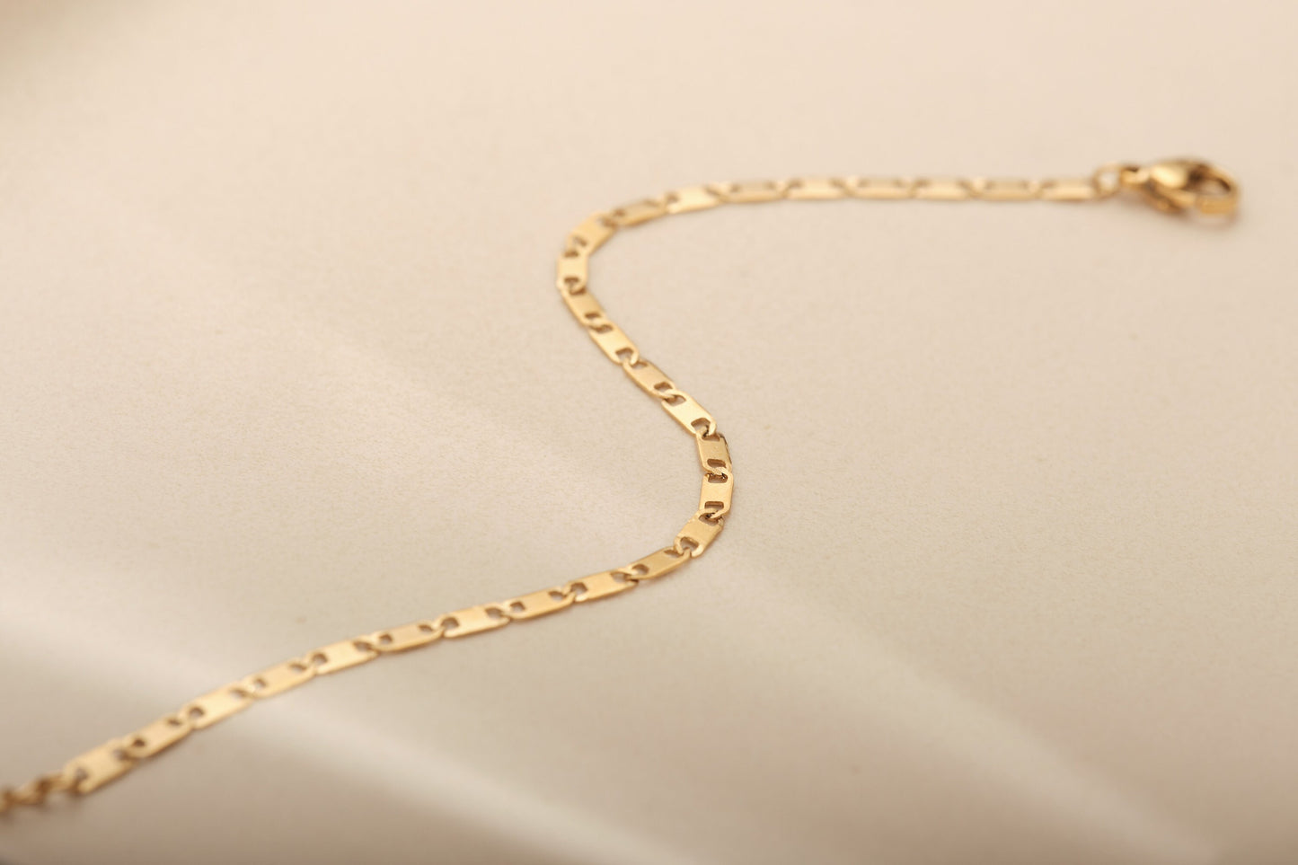 18K Gold Dainty Bracelet, Gold Chain Bracelet, Dainty Chain Bracelet, Dainty Bracelet, Twist Chain Bracelet, Sequin Chain Bracelet, Gift