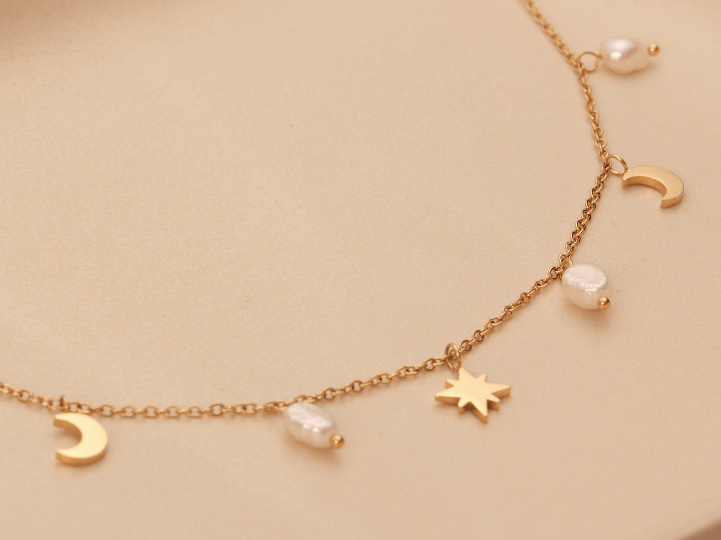 Freshwater Pearl Choker, Gold Star Choker, Gold choker Necklace, Gold Moon Choker, Celetial Necklace, Pearl Necklace Gift for Her waterproof