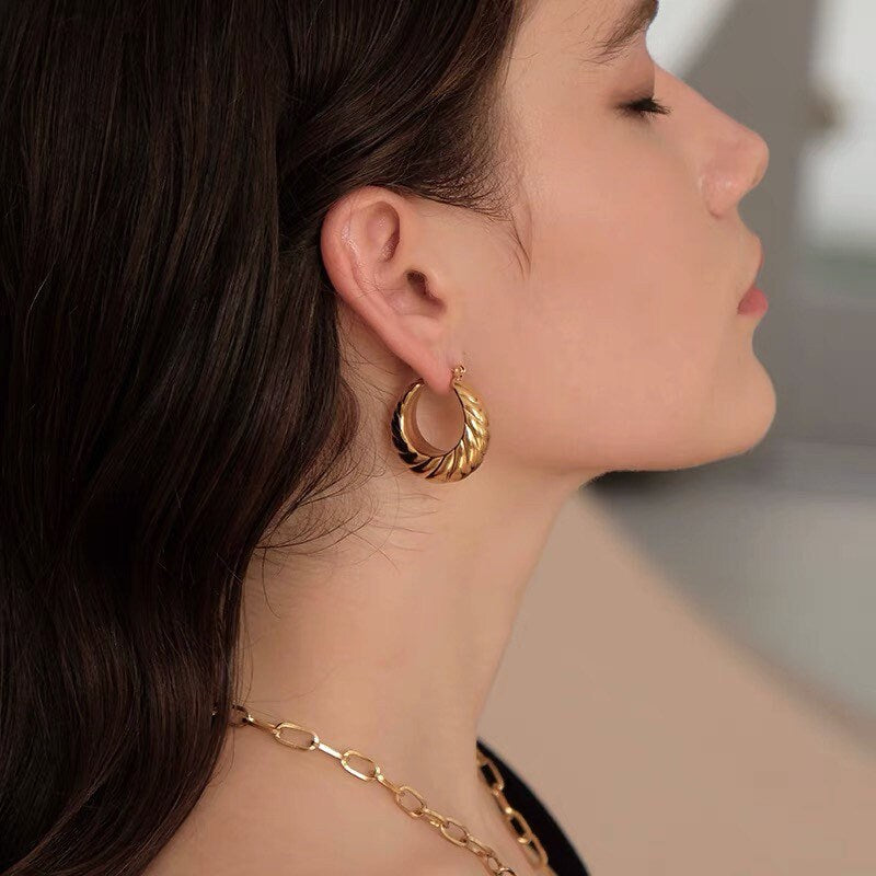 Gold Croissant Earrings, Croissant Hoops, Chunky Hoops, Twisted Hoops, Gold Thick Hoops, Hoop Earrings, Hollow Thick Hoop, Gold Braid Hoops