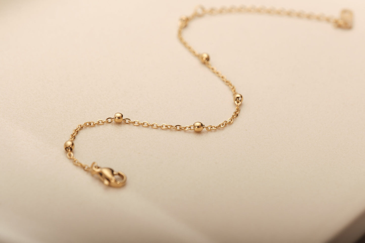 18K Gold Dainty Bracelet, Gold Chain Bracelet, Dainty Chain Bracelet, Dainty Bracelet, Twist Chain Bracelet, Sequin Chain Bracelet, Gift