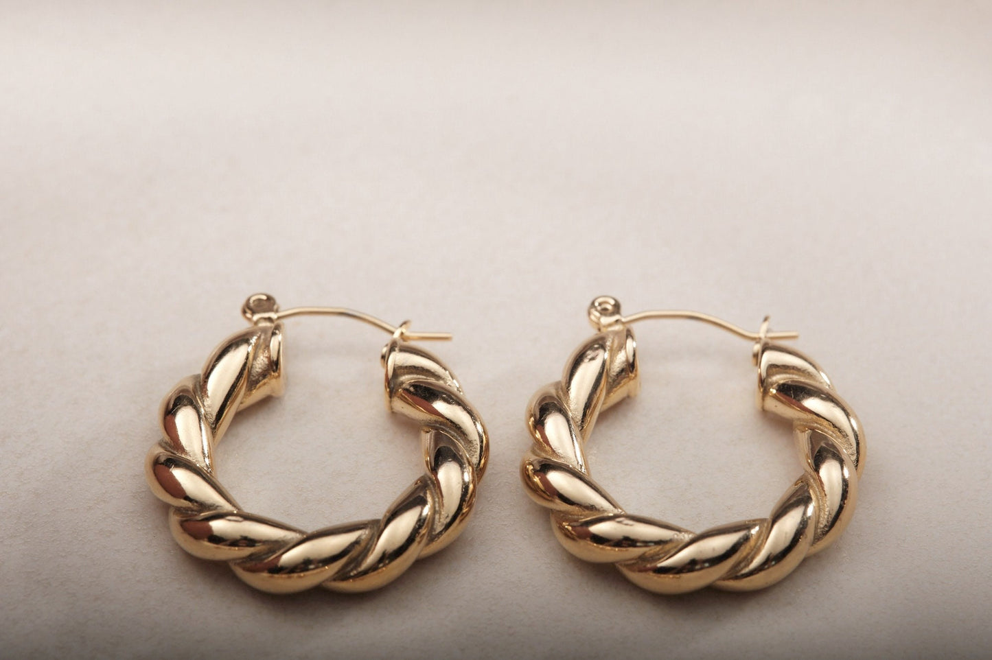 Gold Twisted Hoop, 18k Gold Twist Hoop, Twisted Earring, Gold Hoops, Gold Earrings, Gold Chunky Hoops, Gold Twisted Rope 25mm Diameter