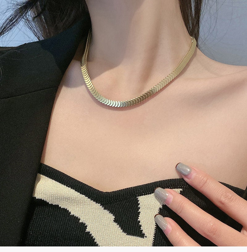 Gold Centipede Chain Necklace, Vintage Necklace, Gold Chain Necklace, Thick Centipede Necklace, Chunky Chain Necklace, Herringbone Chain