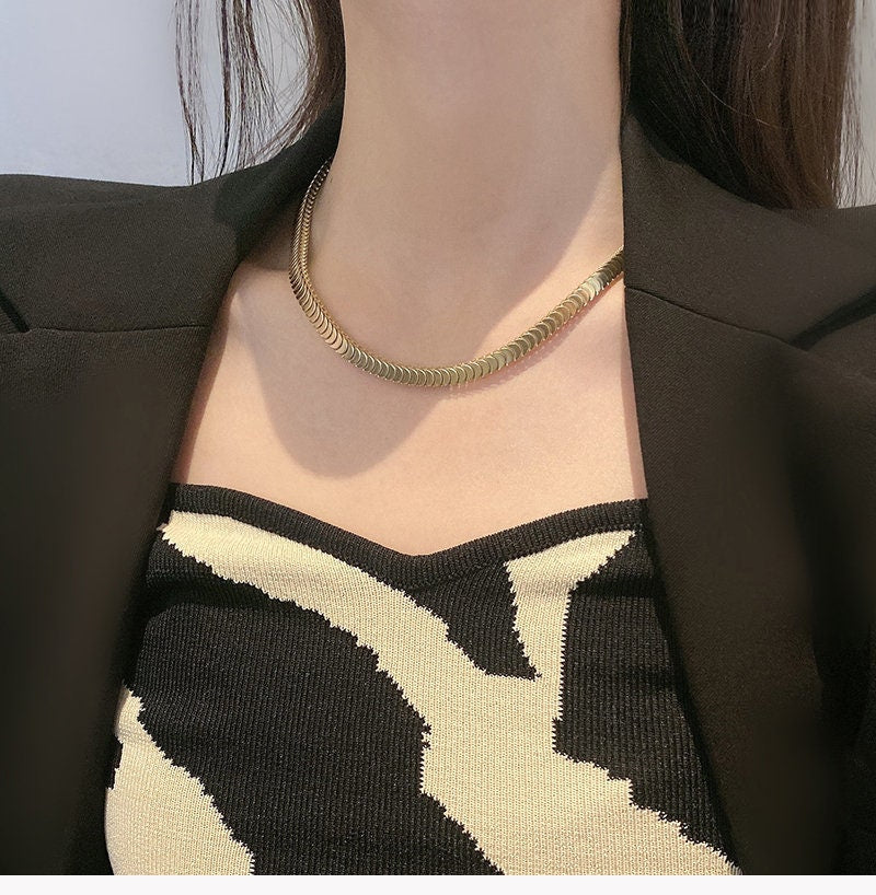 Gold Centipede Chain Necklace, Vintage Necklace, Gold Chain Necklace, Thick Centipede Necklace, Chunky Chain Necklace, Herringbone Chain