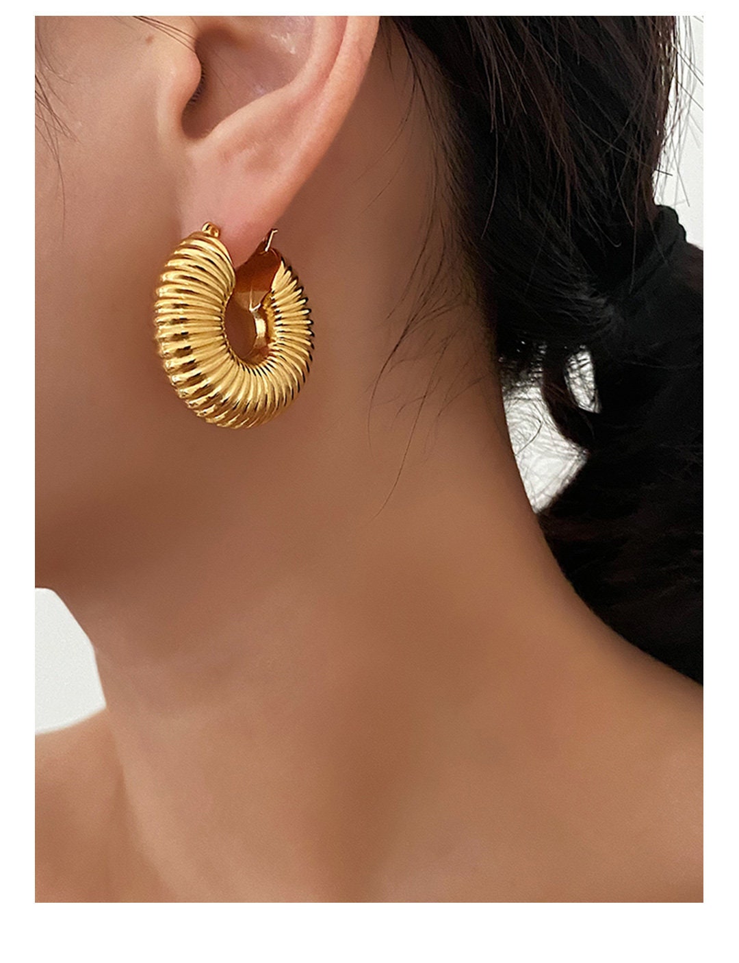 18K Gold Chunky Croissant Earrings, Gold Croissant Earrings, Gold Chunky Hoops, Thick Tube Earrings, Statement Earrings, Thick Hoop Earrings