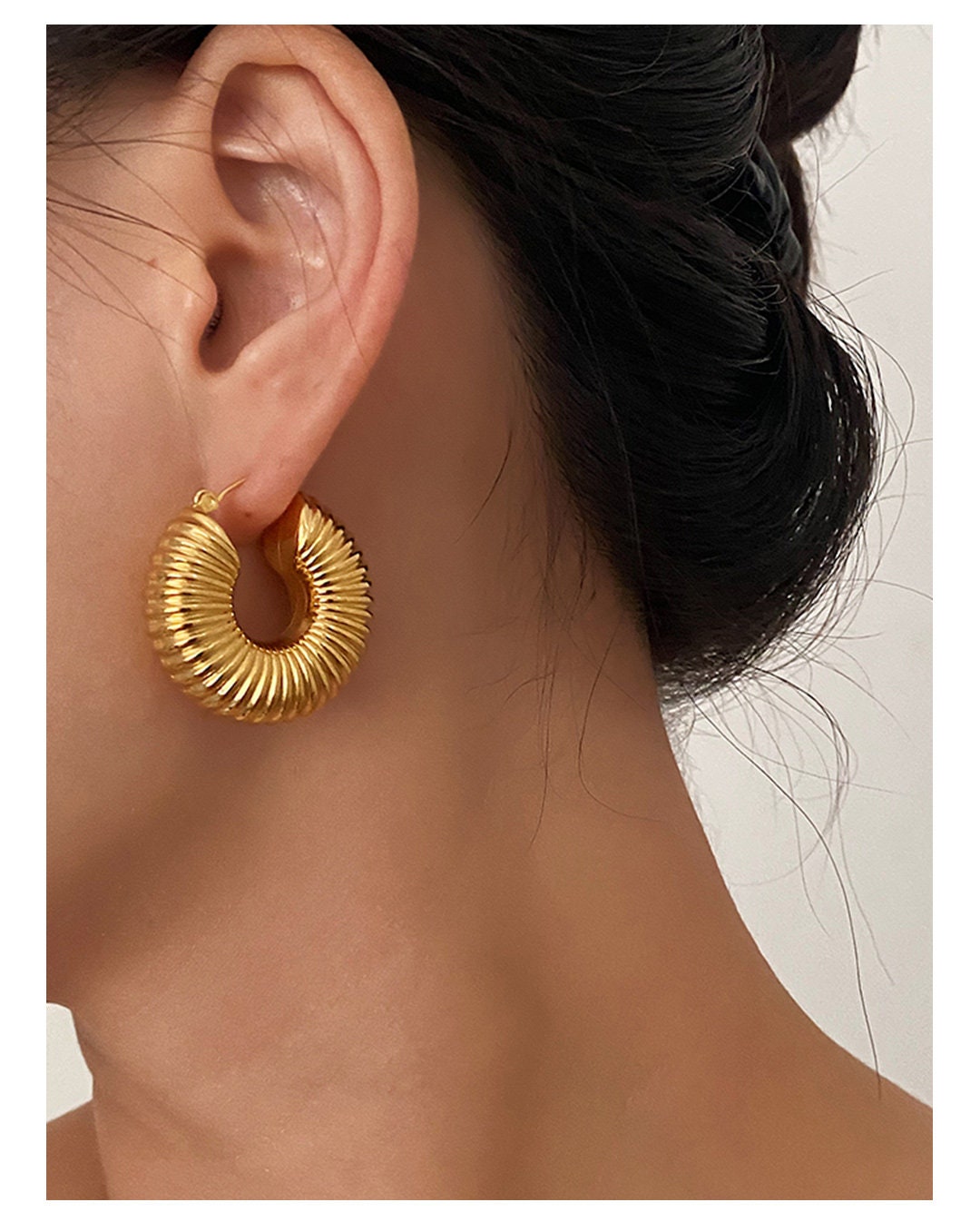 18K Gold Chunky Croissant Earrings, Gold Croissant Earrings, Gold Chunky Hoops, Thick Tube Earrings, Statement Earrings, Thick Hoop Earrings