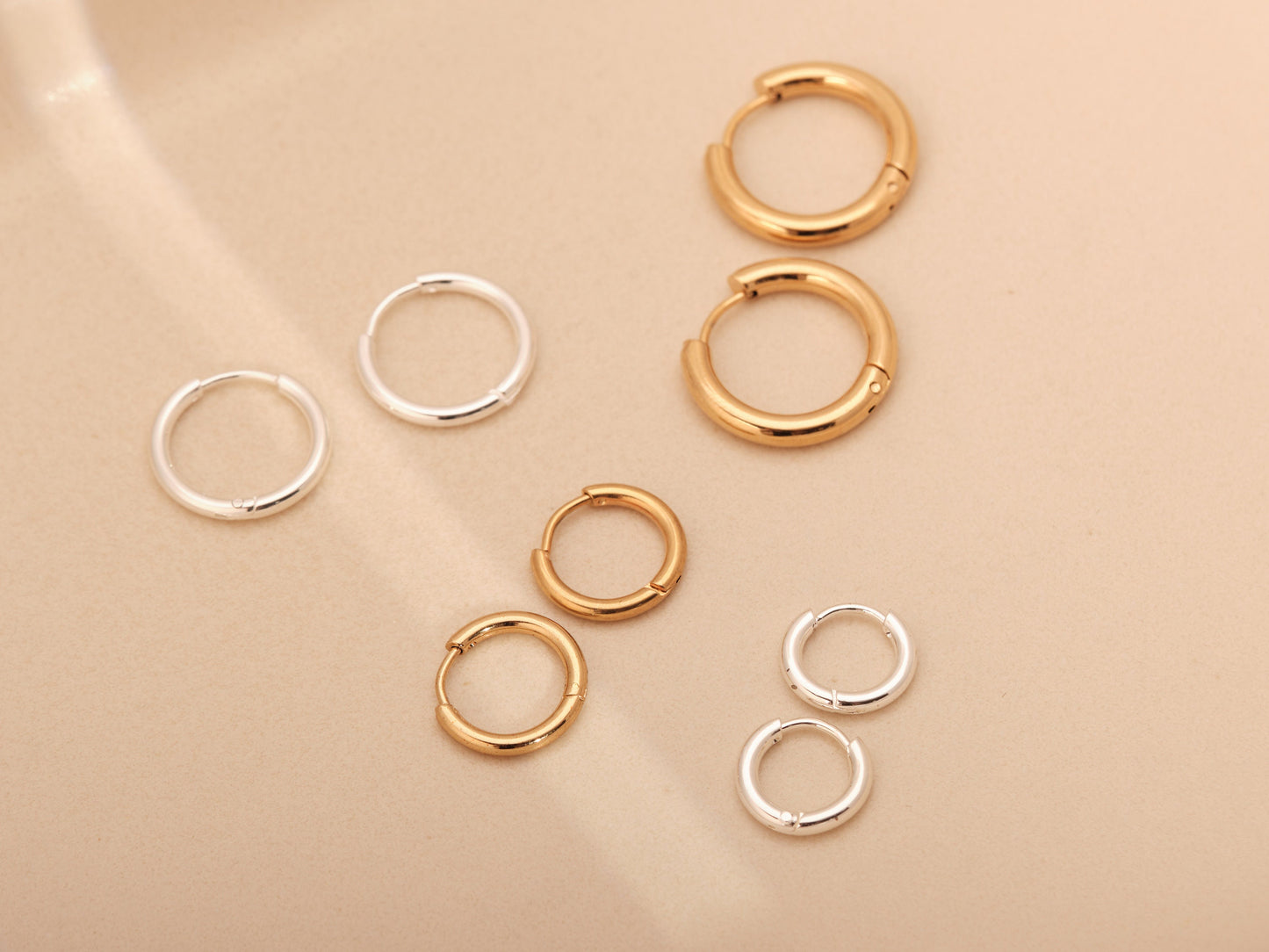 Gold Small Huggie hoop earring, gold hoop earrings, thick hoop earrings, Gold Huggies, chunky Huggie, Silver Huggies, Silver Earrings, Clip