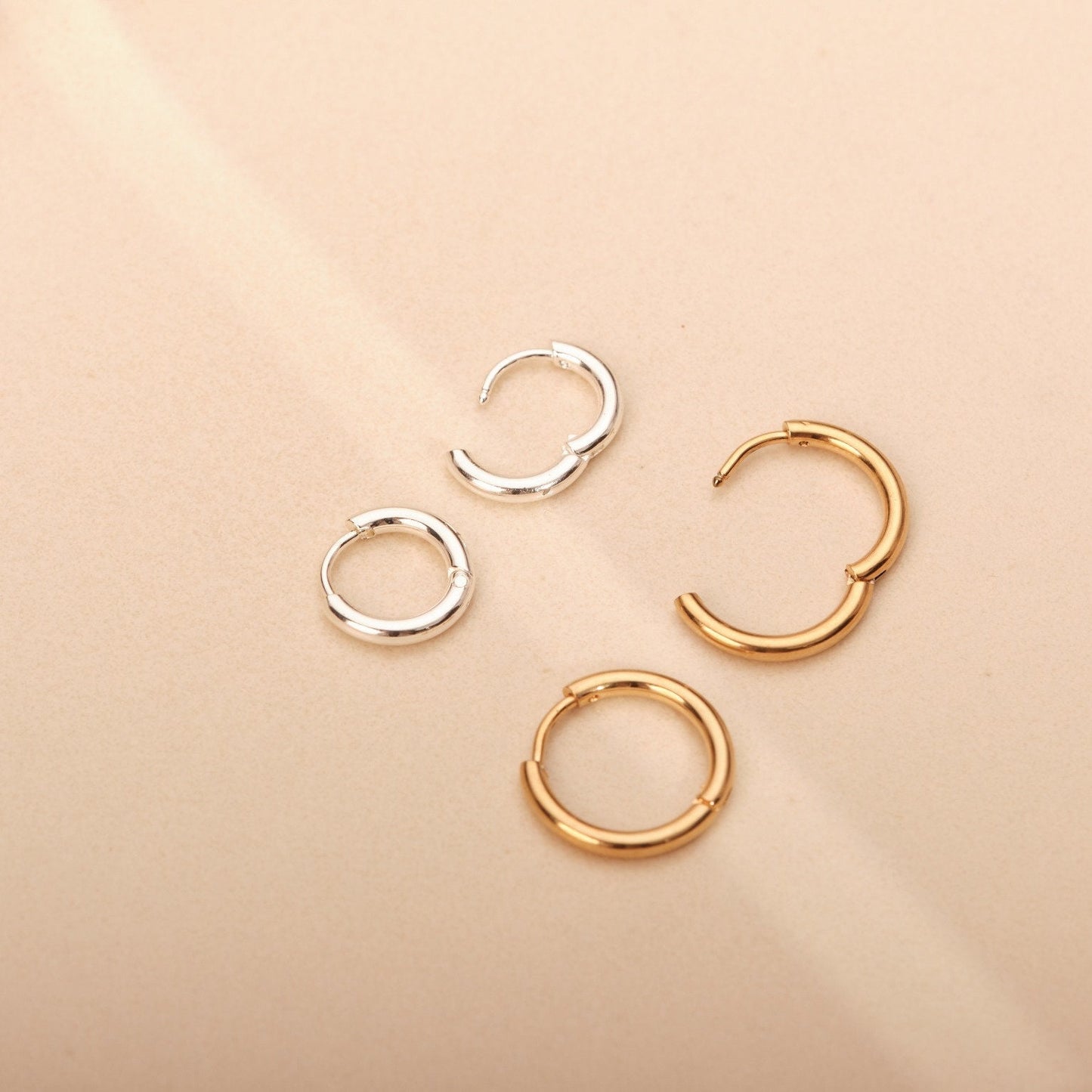 Gold Small Huggie hoop earring, gold hoop earrings, thick hoop earrings, Gold Huggies, chunky Huggie, Silver Huggies, Silver Earrings, Clip