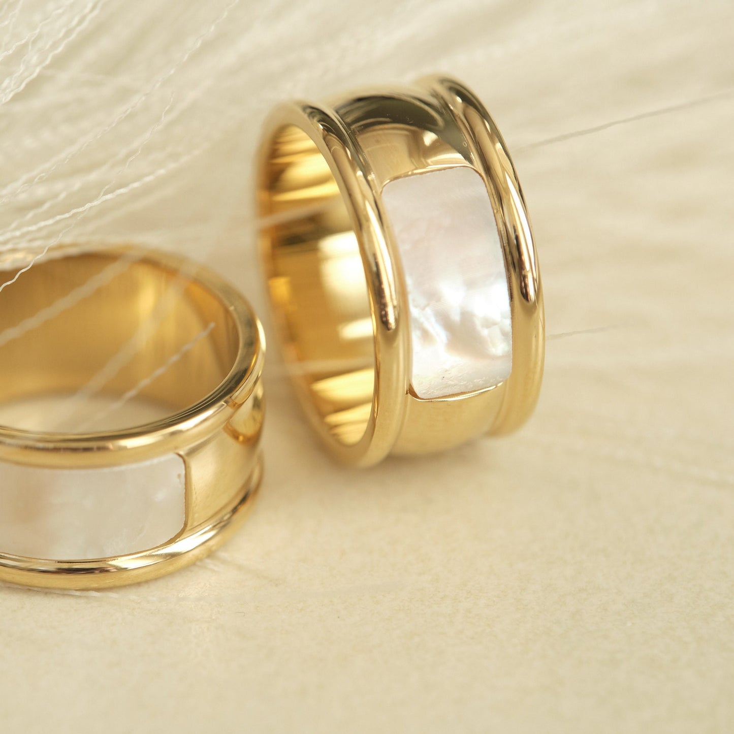 Chunky Gold Ring, Real Mother of Pearl Ring, Thick Ring, Gold Ring, White Mother of Pearl Band Ring, Gemstone Ring, Statement Ring, Chic